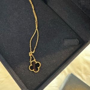 Van cleefrpels like new come with necklace only